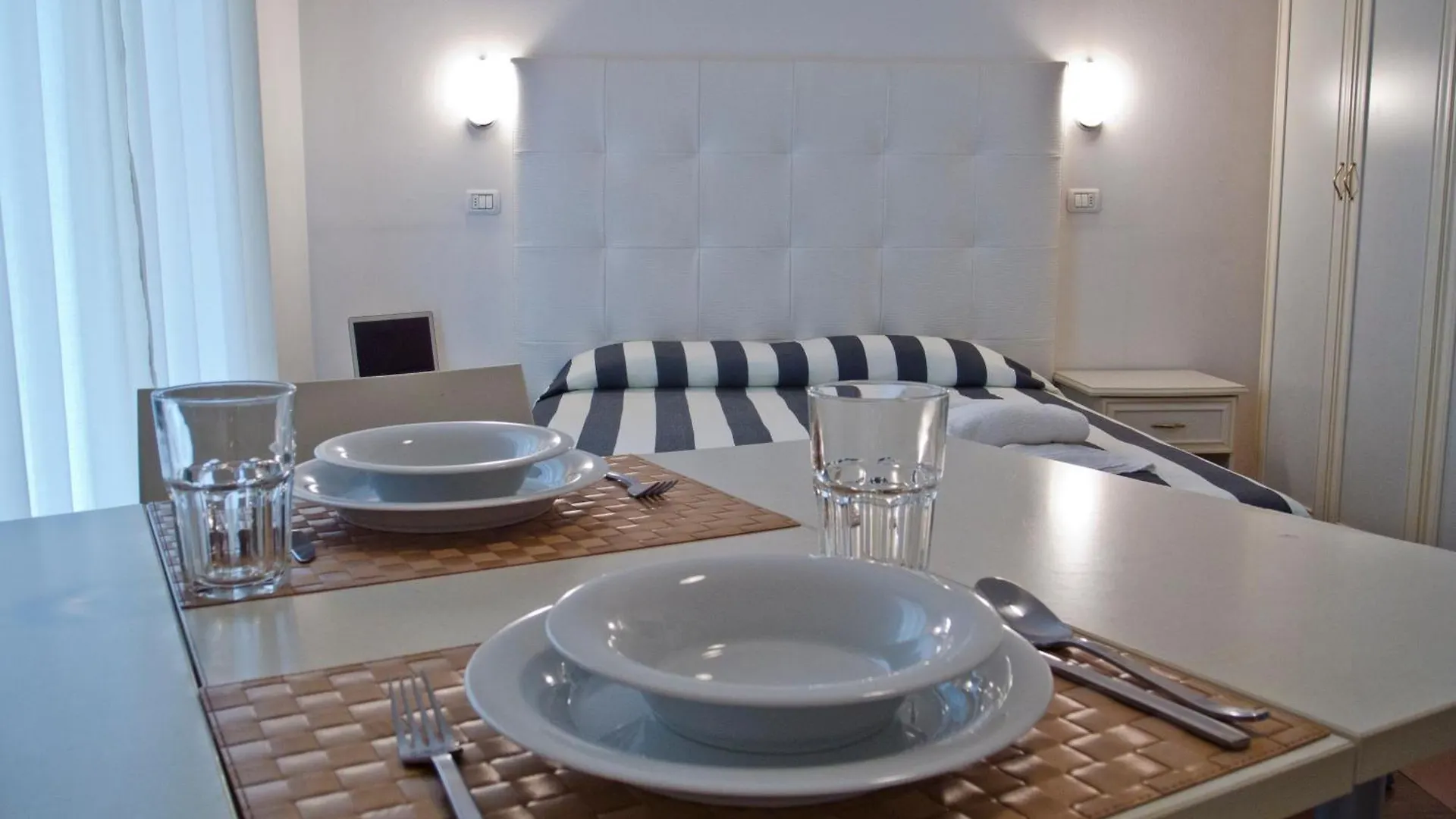 Residence Marconi Mare Римини 3*,