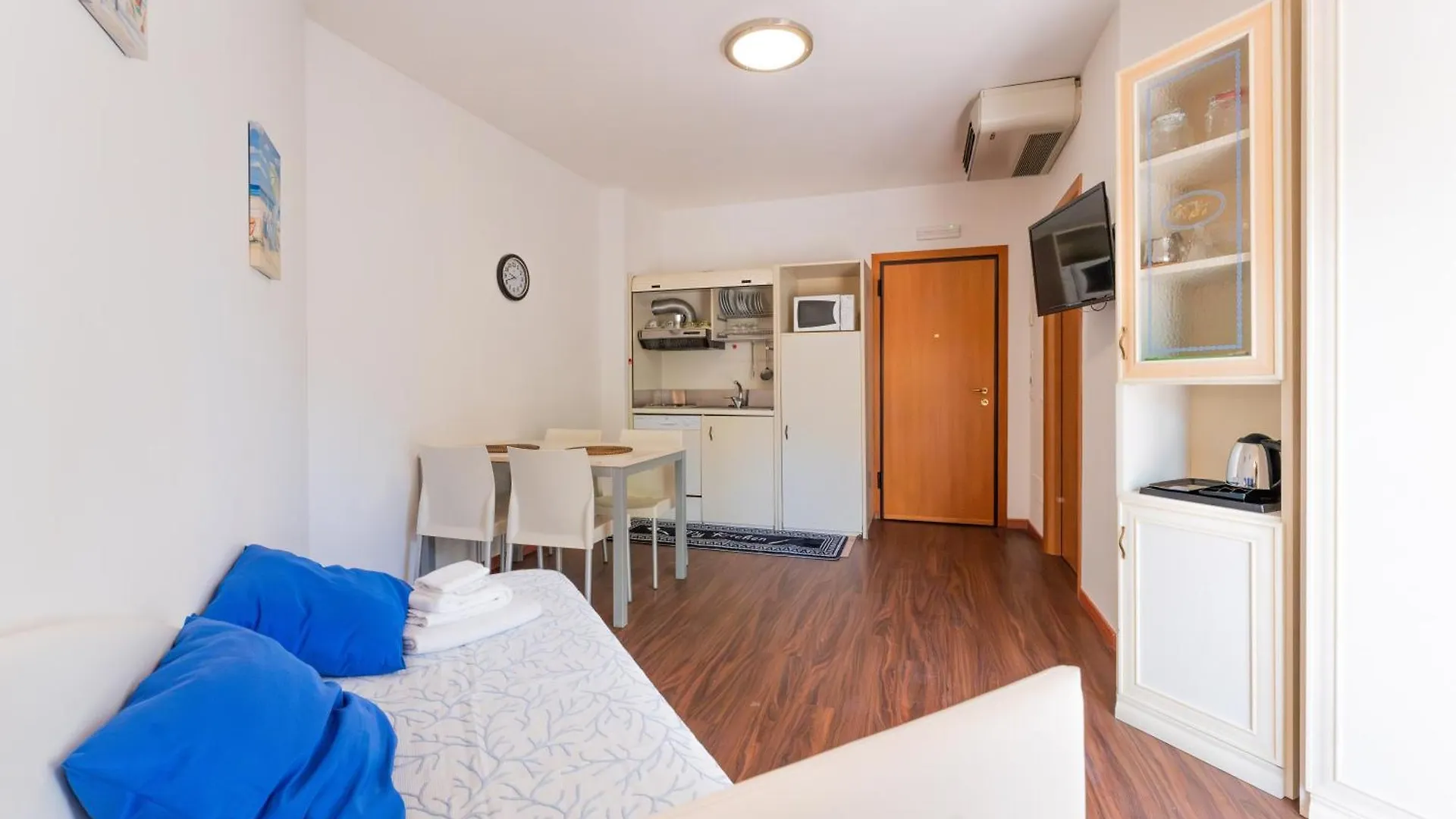 Residence Marconi Mare Римини Италия